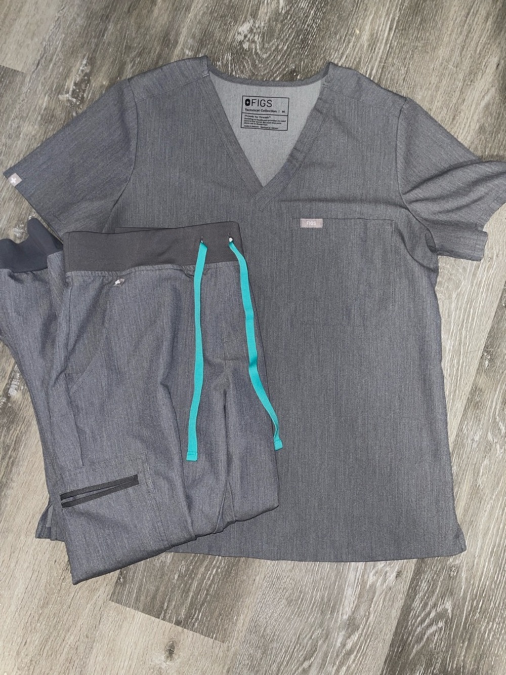 Figs Heathered Gray Scrub Set with Teal Drawstrings